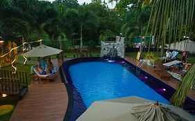 White Land City Hotel