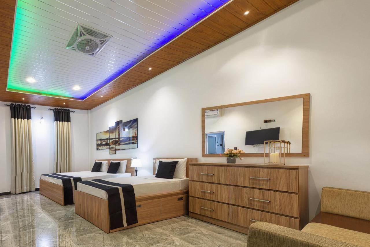 White Land City Hotel Дамбулла Экстерьер фото