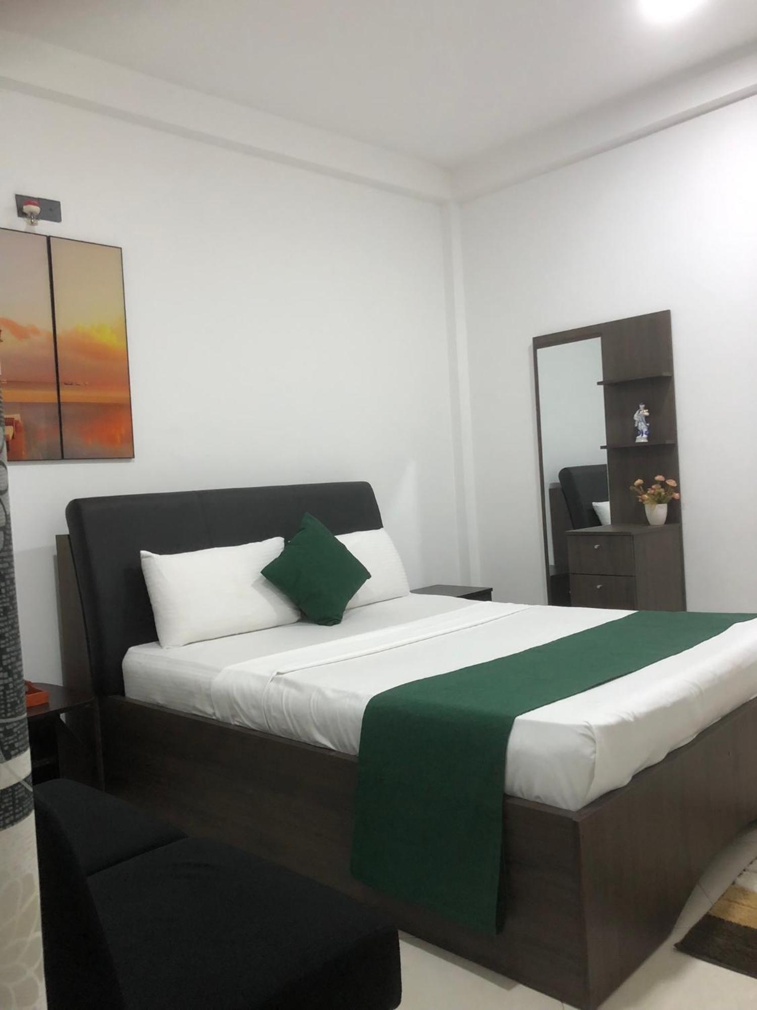 White Land City Hotel Дамбулла Экстерьер фото
