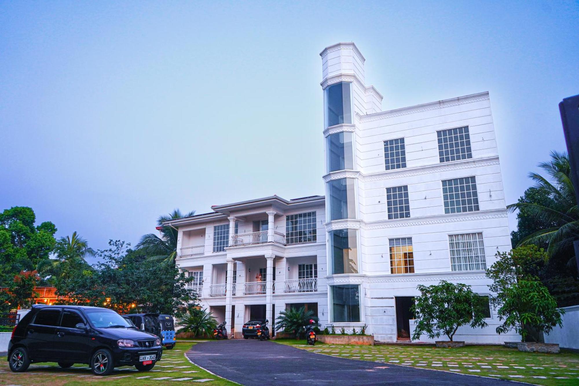 White Land City Hotel Дамбулла Экстерьер фото