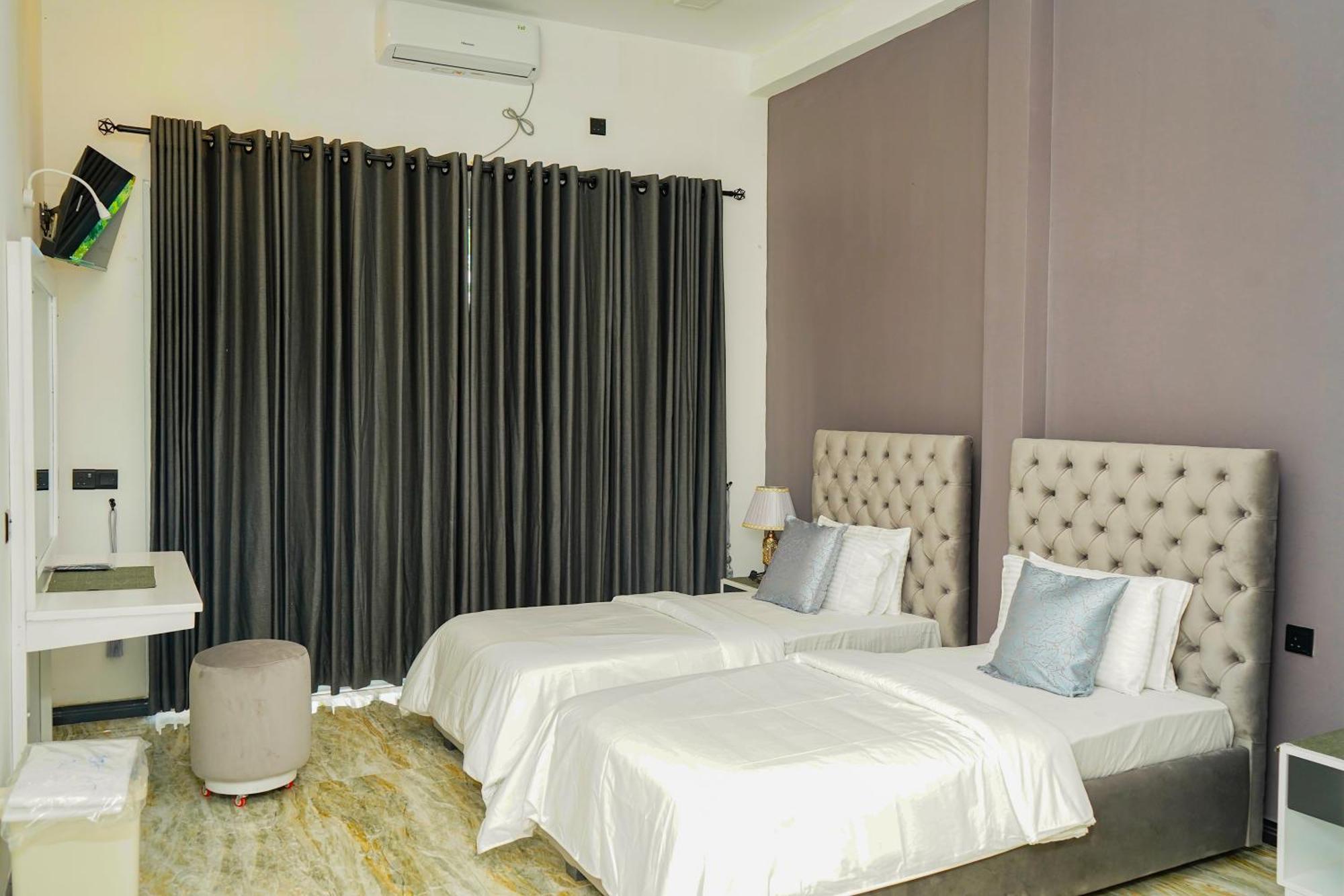 White Land City Hotel Дамбулла Экстерьер фото