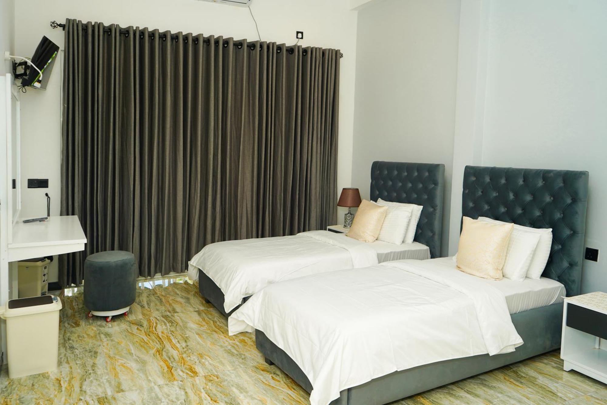 White Land City Hotel Дамбулла Экстерьер фото